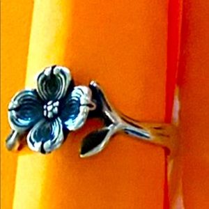 James Avery dogwood ring